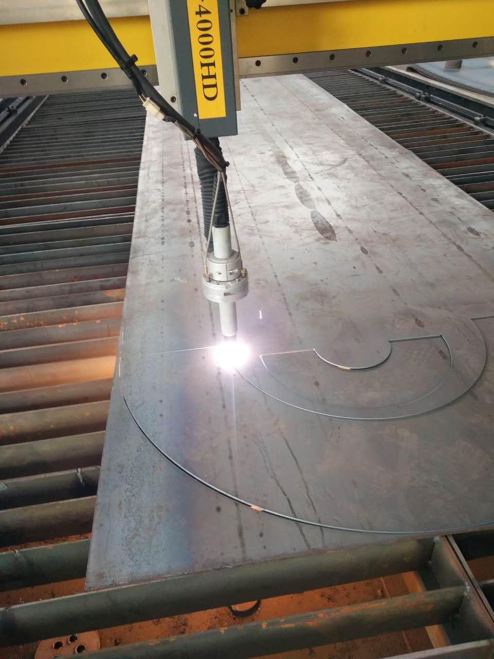 江河耐磨管-設備-數(shù)控割焊機