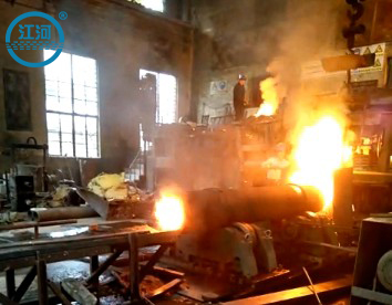 金屬液體離心力的作用下生產(chǎn)成稀土合金耐磨管道