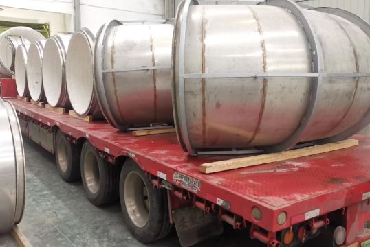 鋰電池行業(yè)用不銹鋼陶瓷耐磨管道的優(yōu)勢(shì)在哪里？