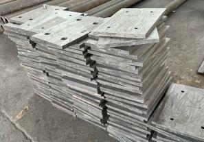 高強(qiáng)度高鉻合金熔煉復(fù)合耐磨板的耐磨層厚度多少？